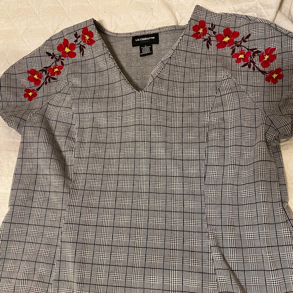 Black and White Checkered V-Neck Liz Claiborne Shirt with Embroidered Flowers.